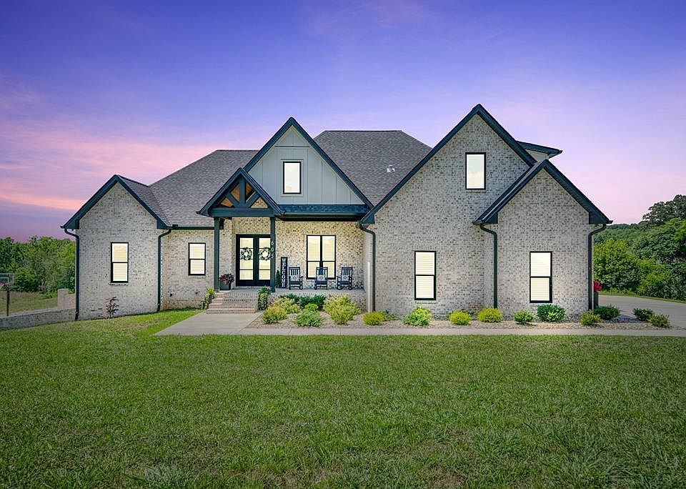 1st image of 605 Blue Water Dr