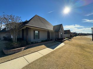 470 Long Acre Dr, Bossier City, LA 71111