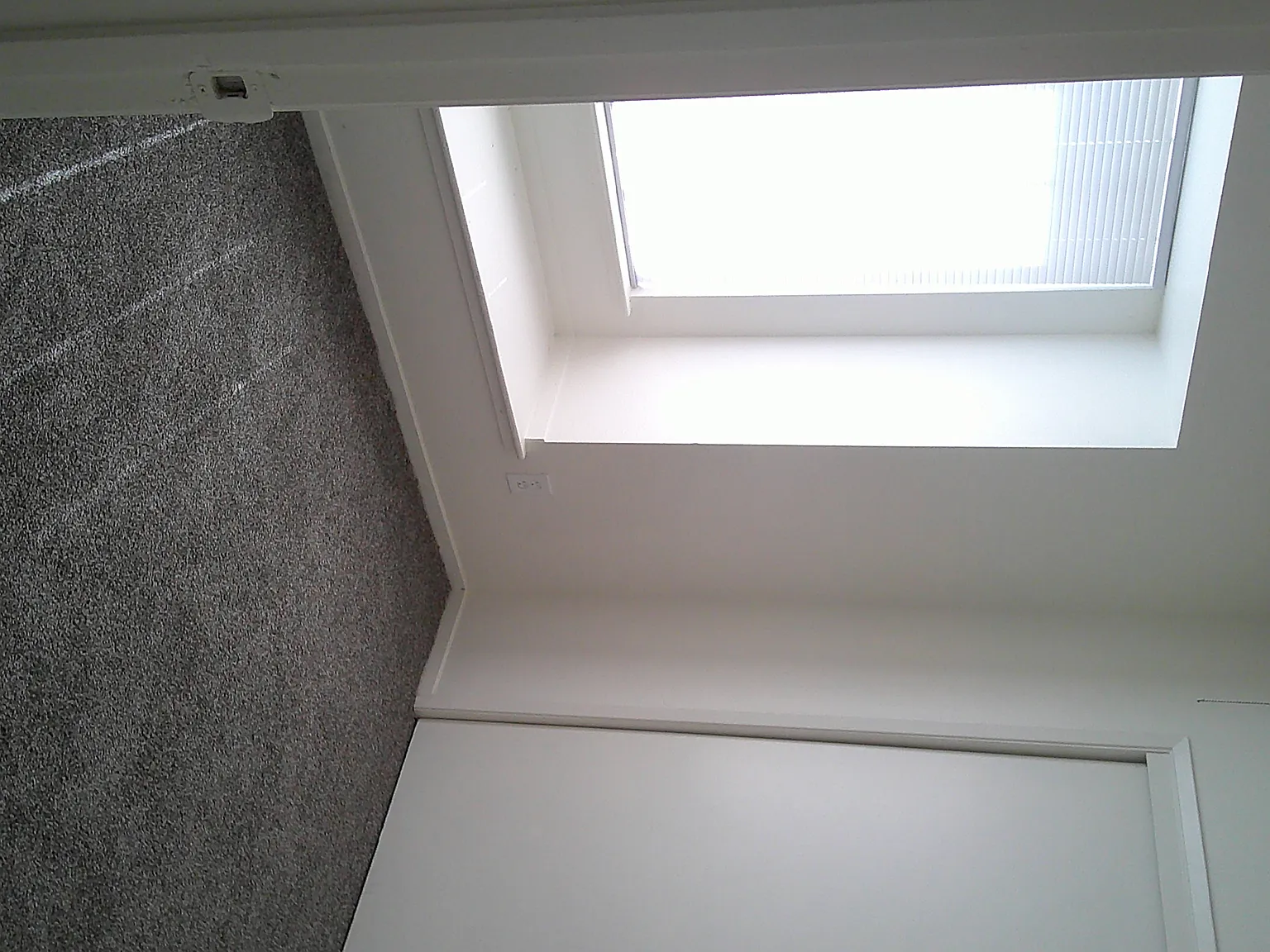 3 bed, 2.5 bath, 1480 sqft, $1,800 — Photo 2