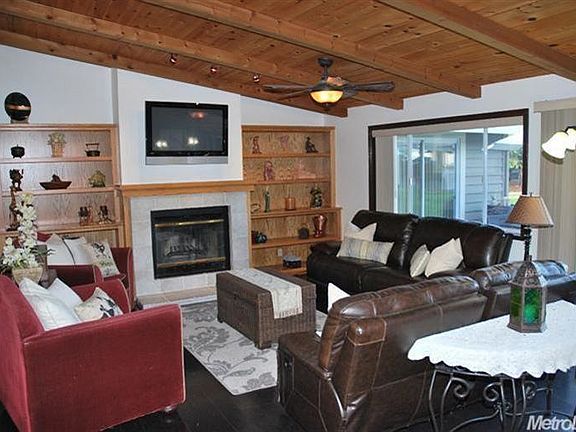 3rd image of 8019 Blackwood Ln