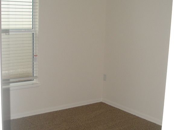 5th image of 2985 Whispering Trails Dr