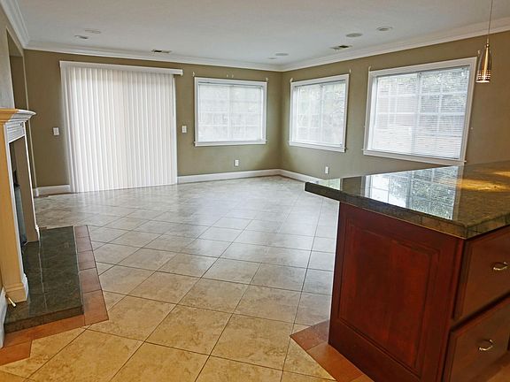 5th image of 1161 Sunset Dr