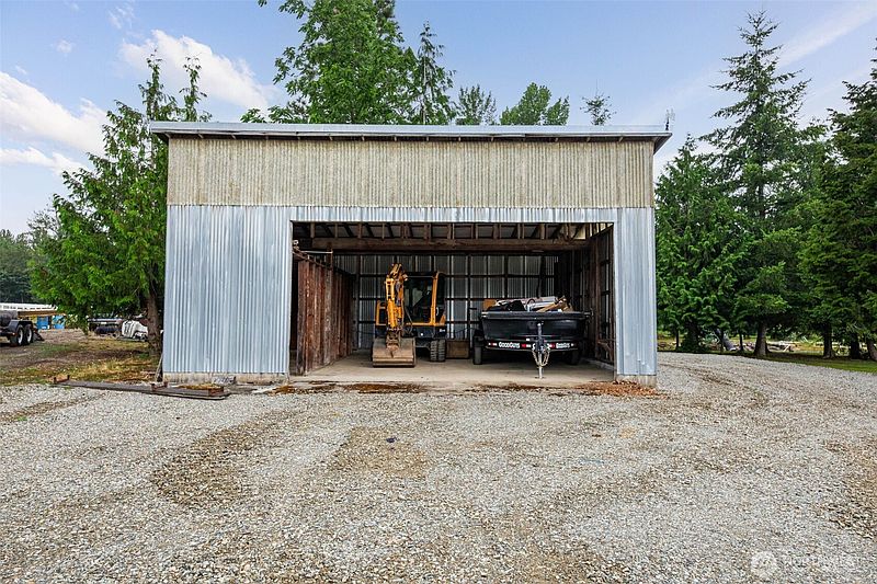 5th image of 22299 Cully Road