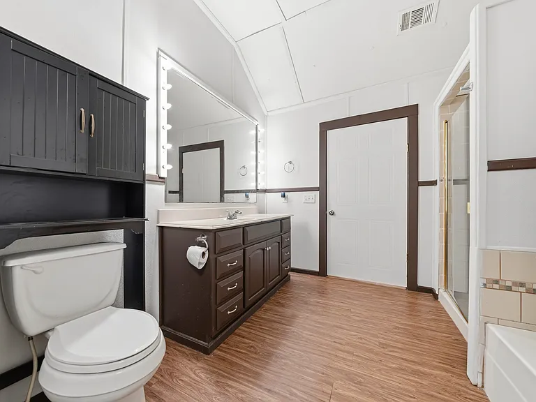 700 Harrel Ave — Photo 26