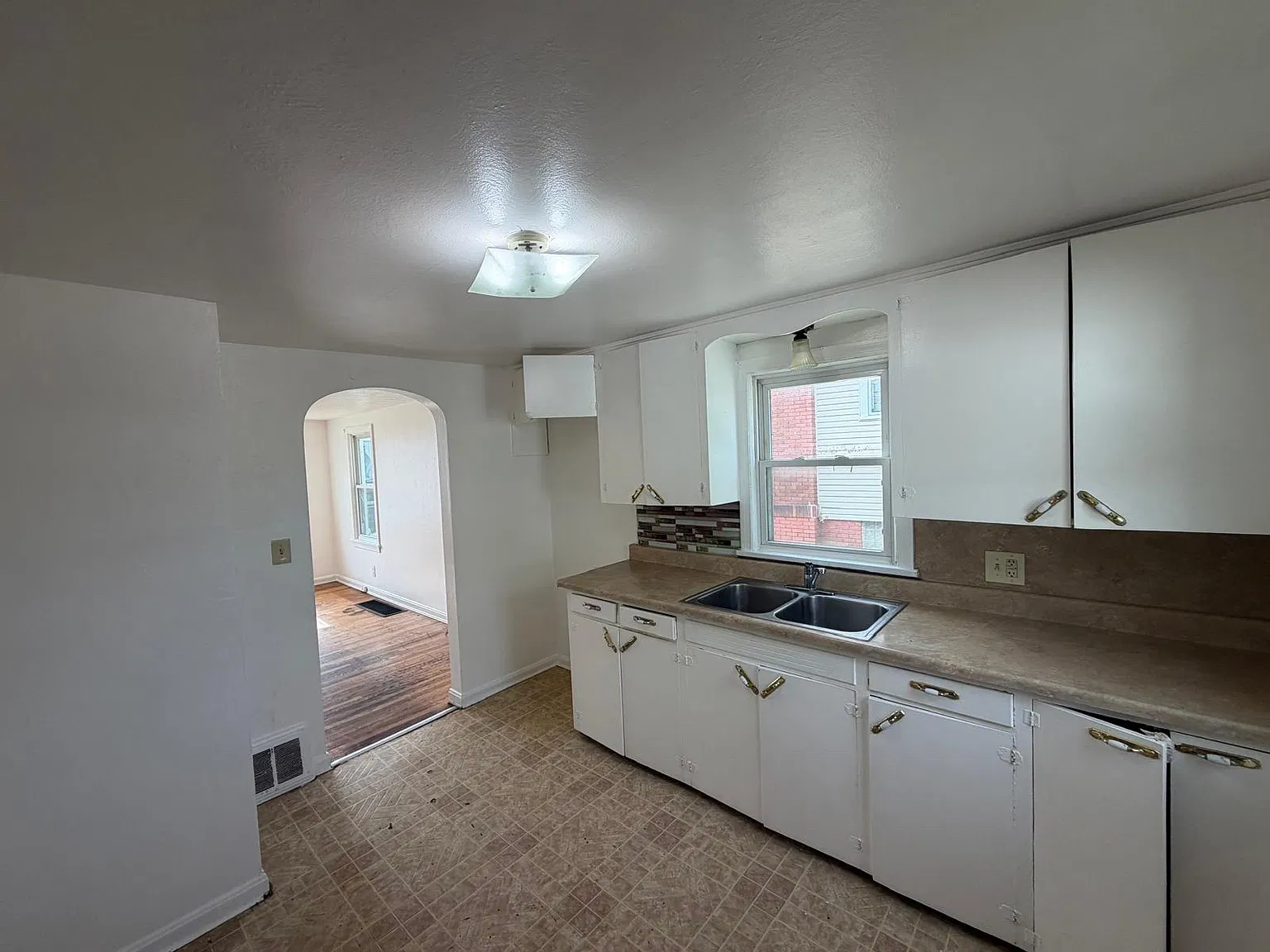 3 bed, 1116 sqft, $1,150 — Photo 4