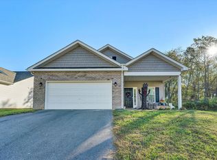 2029 Heys Ln, Vinton, VA 24179