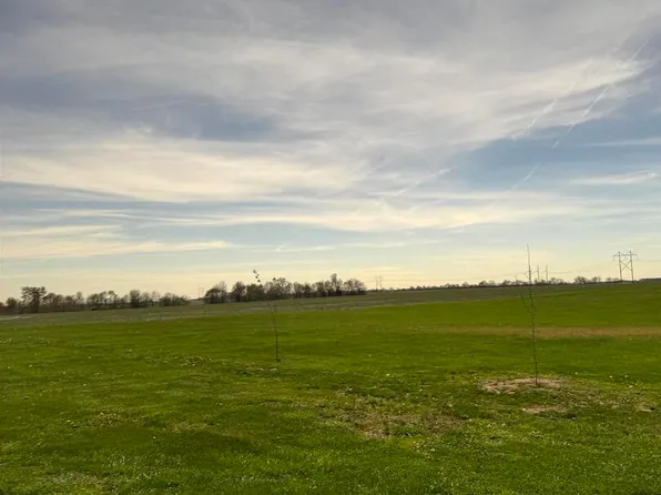 1736 County Road 2500 E, Xenia, IL 62899