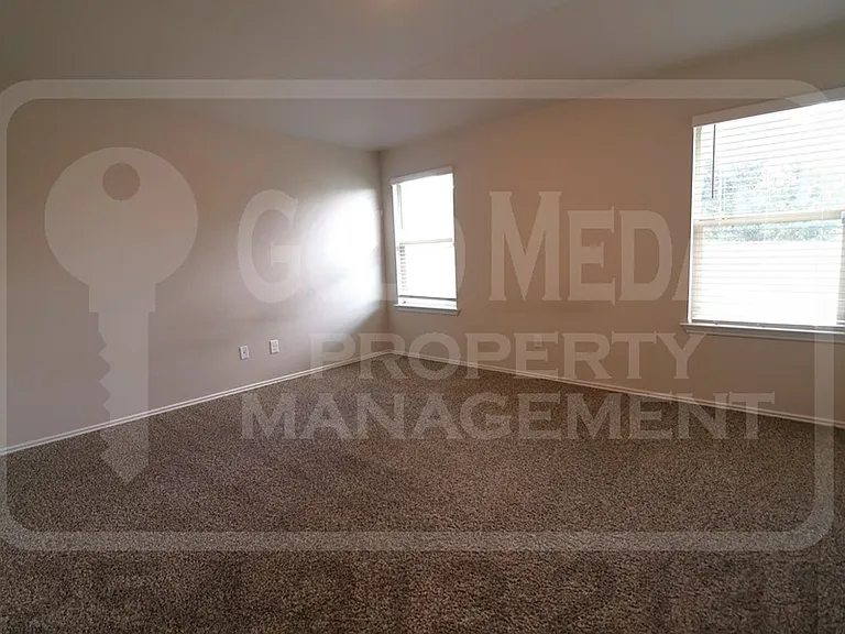 5004 Karen Green Dr — Photo 9