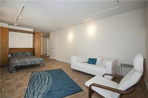 Sold by Prime Manhattan | media 14