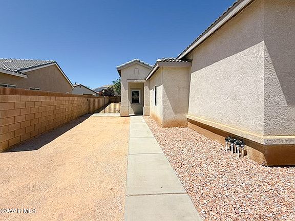 4th image of 44115 Greentree Ct