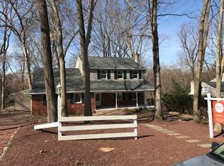 68 Wood Stream Dr, Feasterville, PA 19053