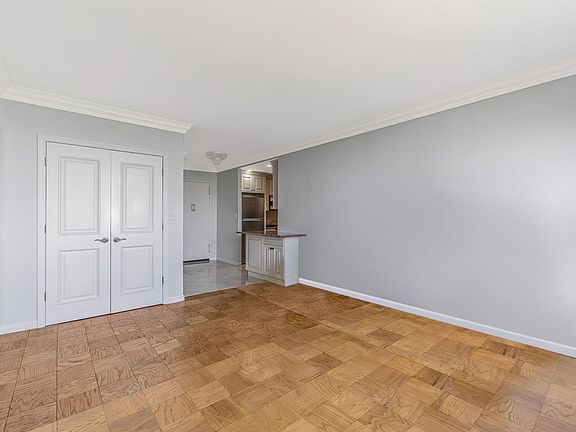 3rd image of 270-10 Grand Central Pkwy #28M