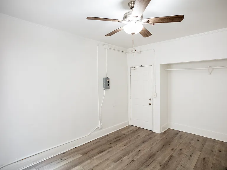 Bixel apts LLC — Photo 15