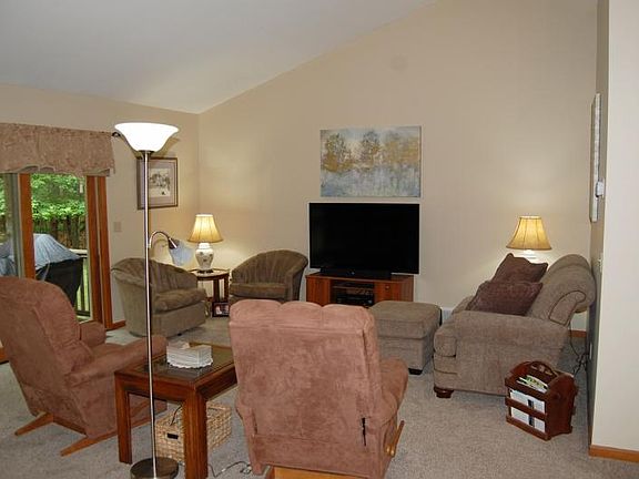 2nd image of 10518 Valley Ct