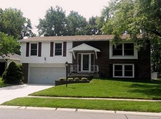 364 Messina Dr, Ballwin, MO 63021