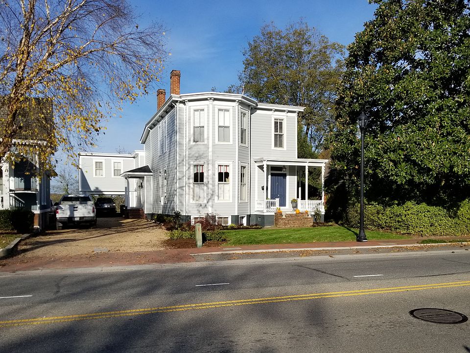 205 S Church St, Smithfield, VA 23430 Zillow