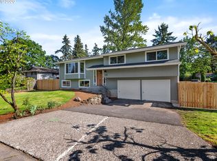 7470 Ridgewood Dr, Gladstone, OR 97027