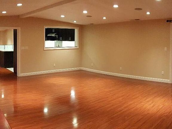 3rd image of 372 Greenlake Dr