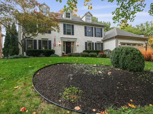 371 Wilshire Ct, Valparaiso, IN 46385