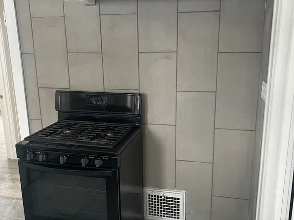 1015 N Chicago Ave, South Milwaukee, WI 53172