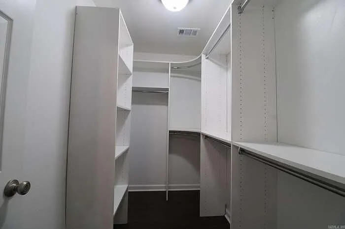 712 Troy Cv — Photo 9