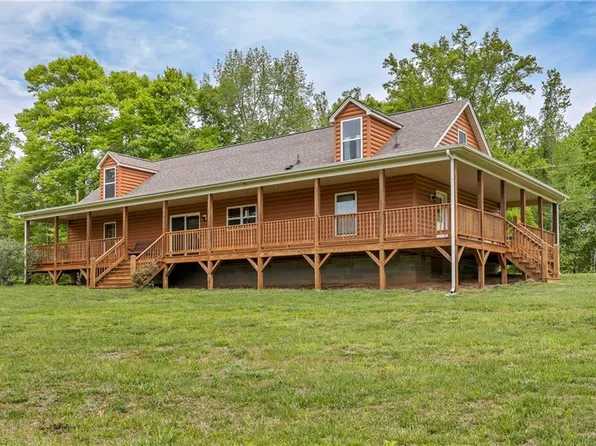 7785 Steele Rd, Walnut Cove, NC 27052