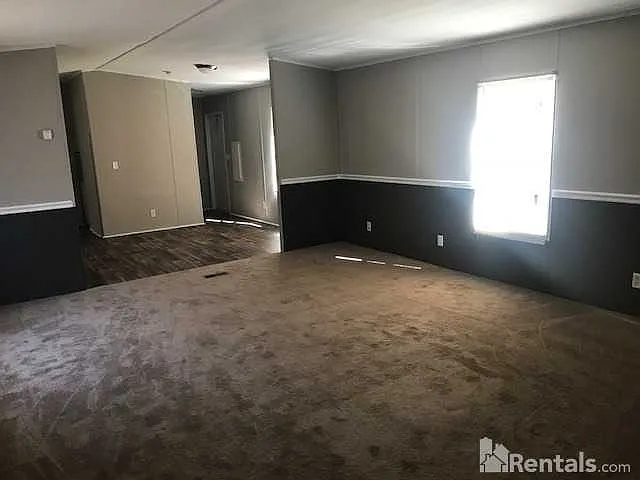206 Fleetwood Dr photo 1