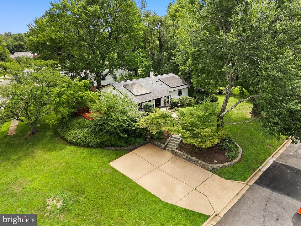 1st image of 4951 Roslyn Rd