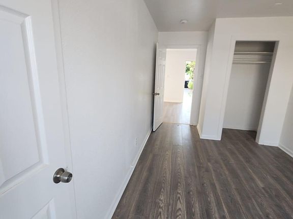 4th image of 847 E 27th St