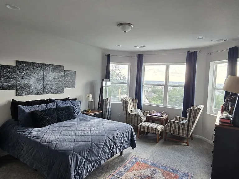 Spacious master suite - bright, calm, peaceful. With view to the pool!
