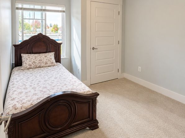 4 bedroom rental in Surrey — photo 14