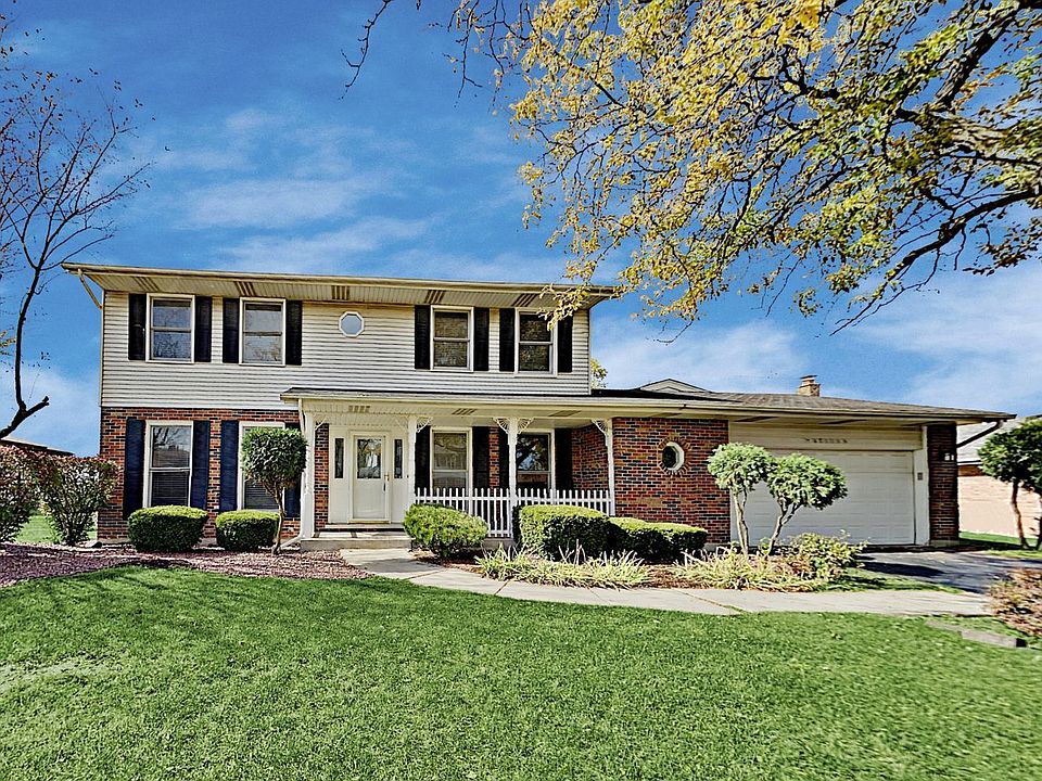 1st image of 15536 Canterbury Ln