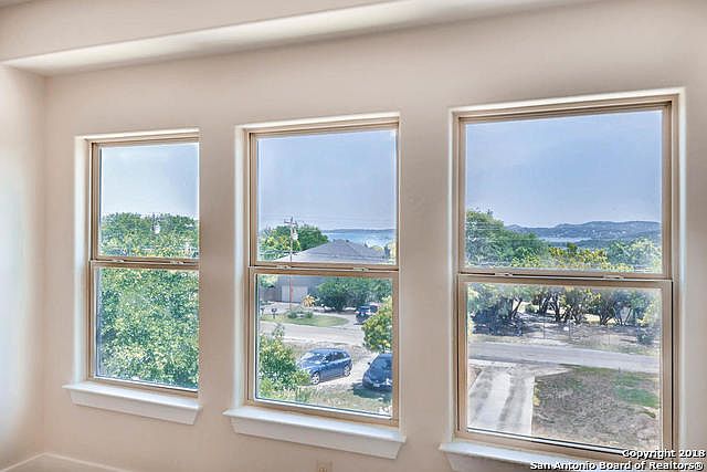 1st image of 1521 Skyline Hls