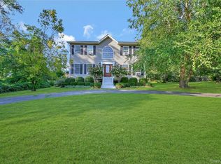 215 Kouros Rd, New Suffolk, NY 11956