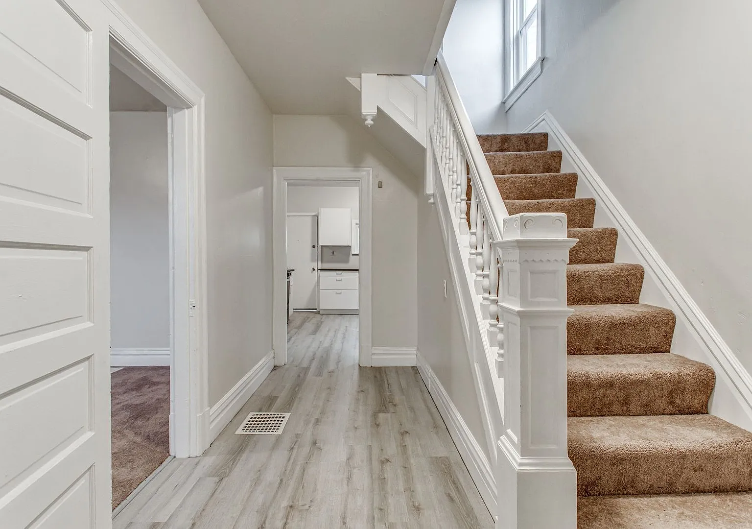 Newly renovated 4 bedroom home in the heart of Beechview! — Photo 2