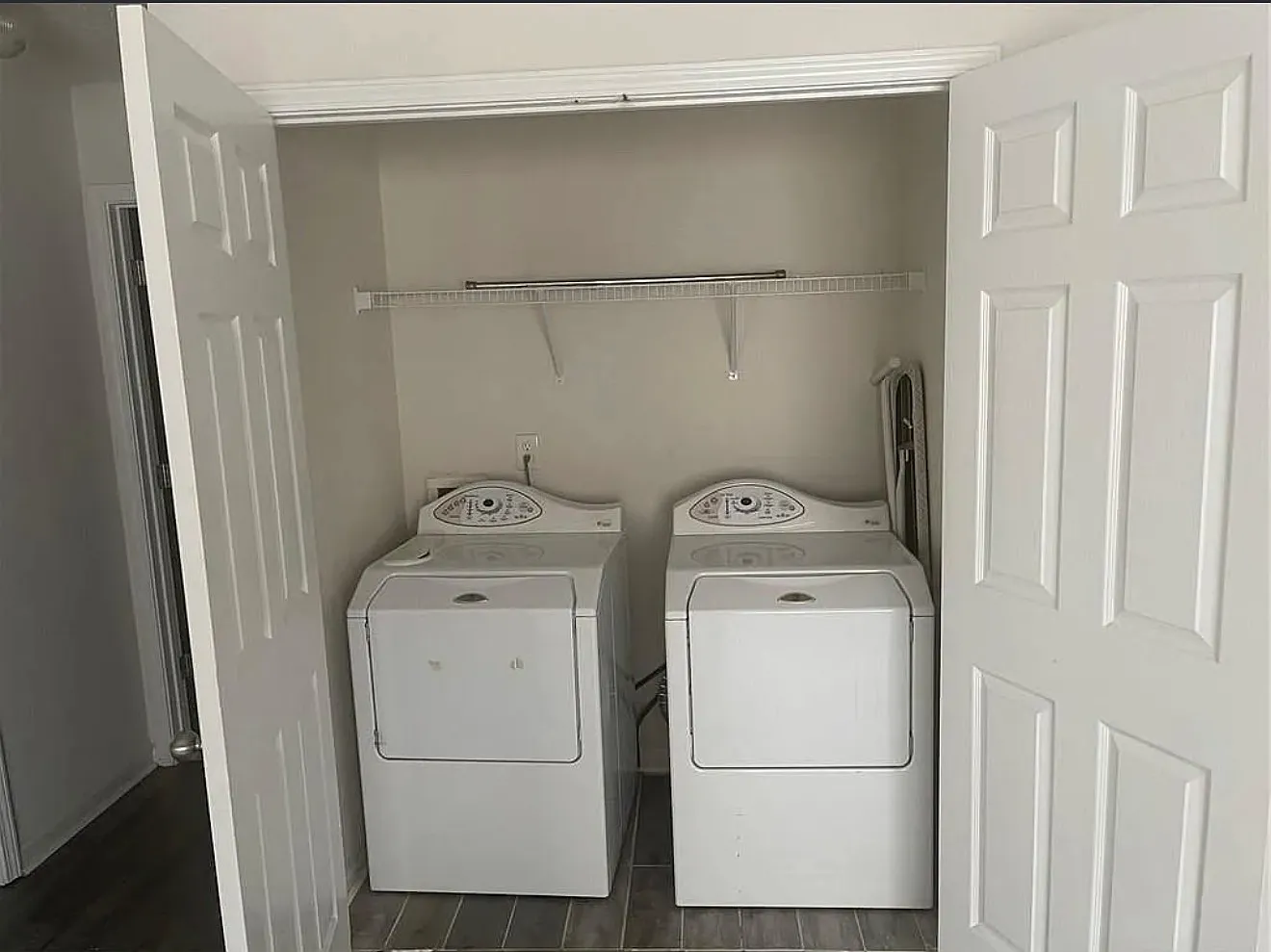 3 bed, 2.5 bath, 2167 sqft, $2,200 — Photo 4
