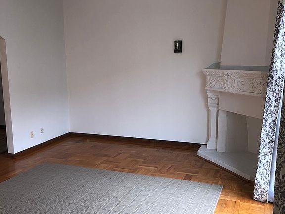 3rd image of 2559 18th Ave