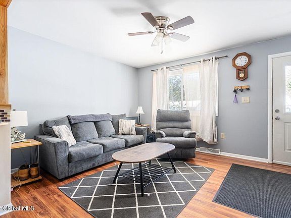 4th image of 38 Red Oak Lane