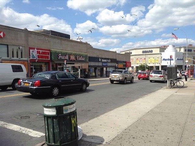 2nd image of 6373 Saunders St