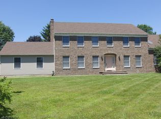 16 Cortland Trl, Mahwah, NJ 07430