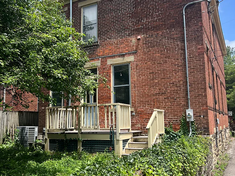 183 S 19th St #1 — Photo 96