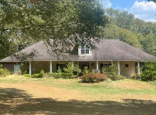 2 Greenhead Ln, Raymond, MS 39154