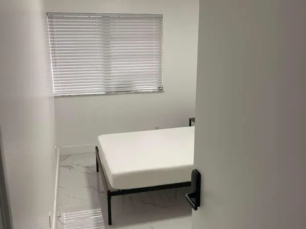 (undisclosed Address), Hollywood, FL 33020