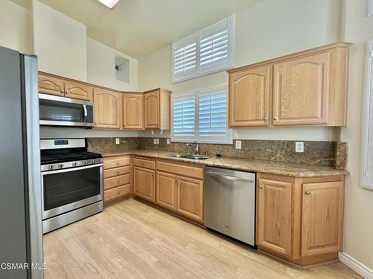255 Skyline Dr — Photo 7