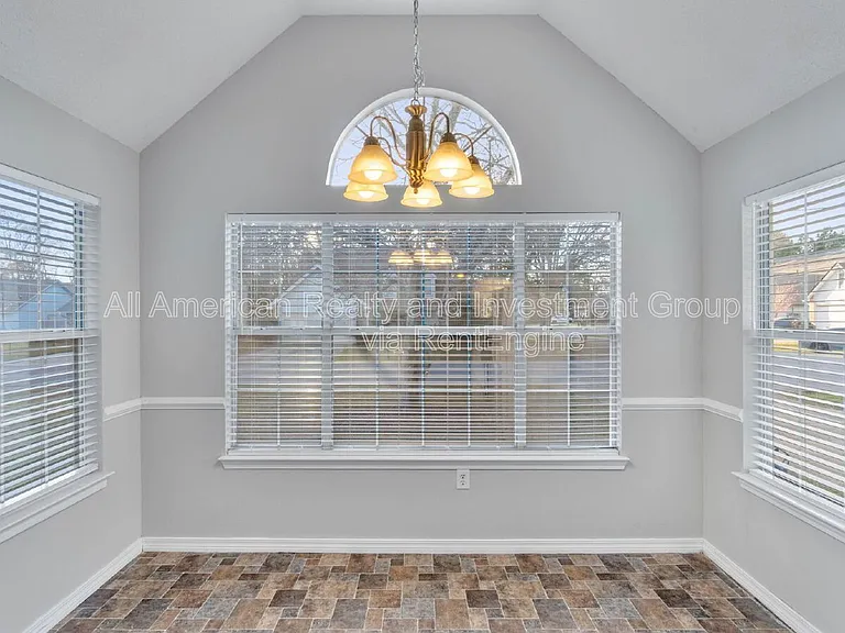 330 Brookwood Blvd — Photo 5