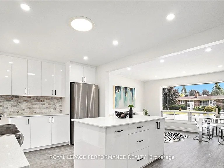 33 Majestic Dr — Photo 11