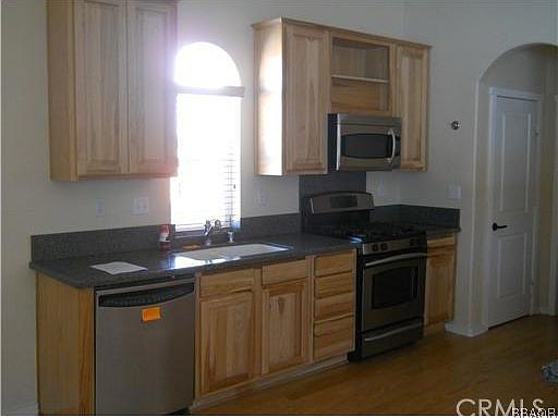 4th image of 307 Pine Ln #Out
