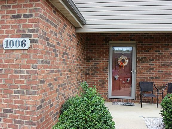 2nd image of 1006 Miller Dr