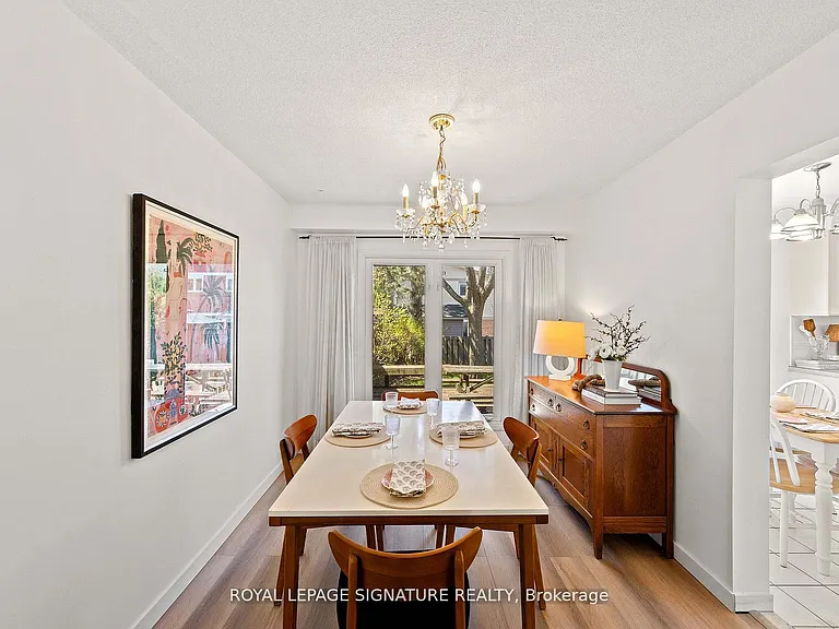 22 Madsen Cres — Photo 9