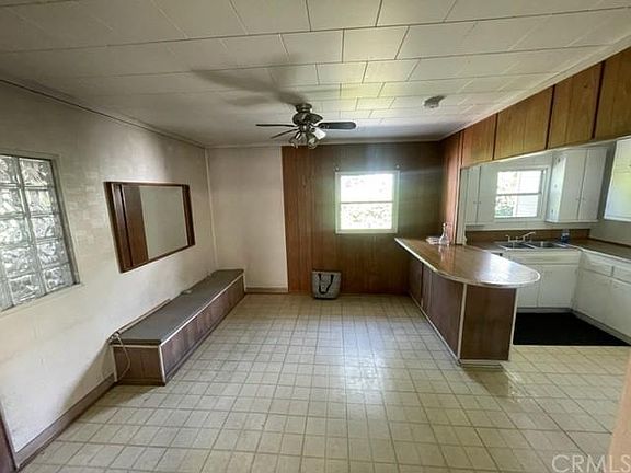 5th image of 615 Laurel Ave